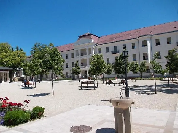 Liliom Apartments Balatonfuered